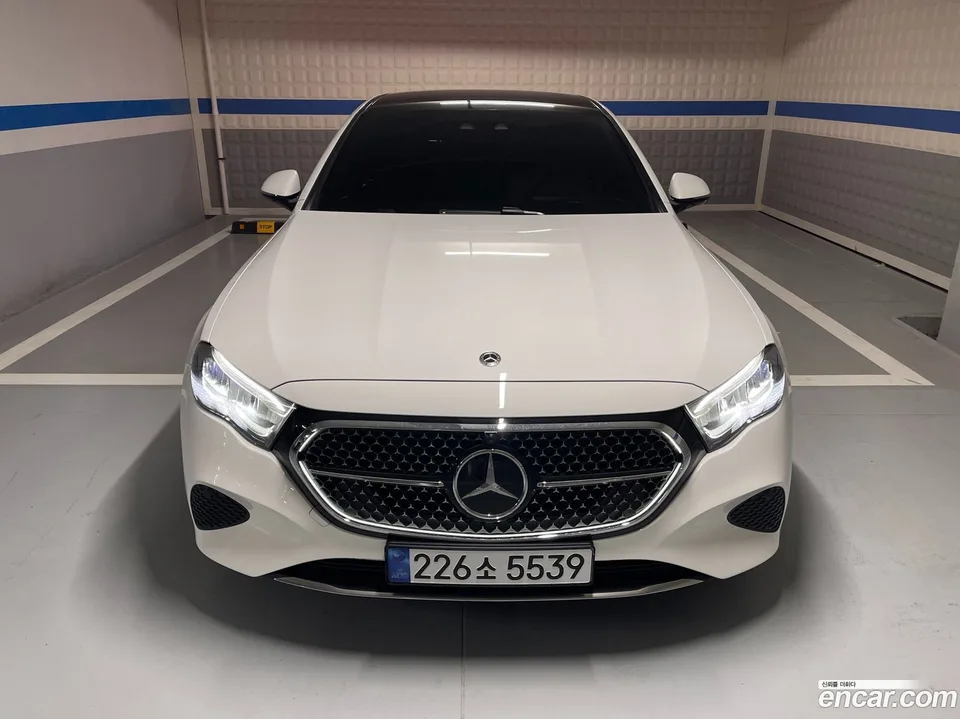 Mercedes-Benz E-Class E200 2025 — миниатюра 3