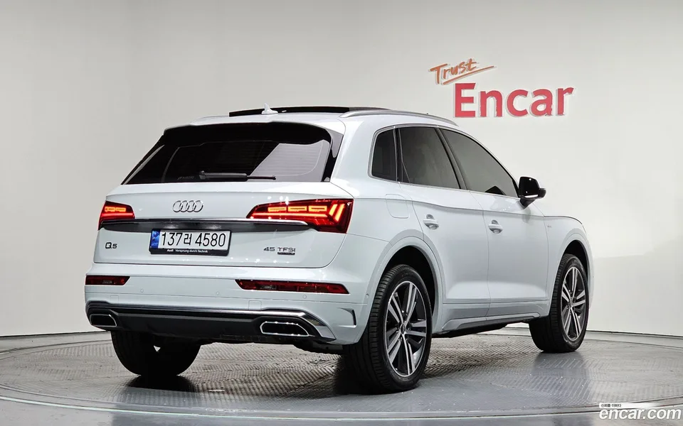 Audi Q5 45 TFSI 2023 — миниатюра 2