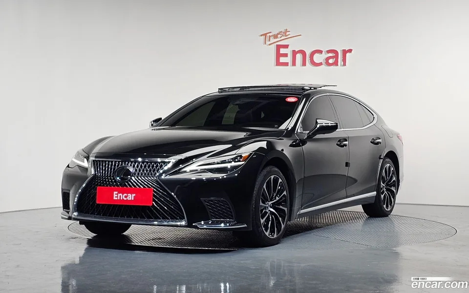 Lexus LS 500 3.5 AWD 2023 — фото 1, купить с доставкой в Москву