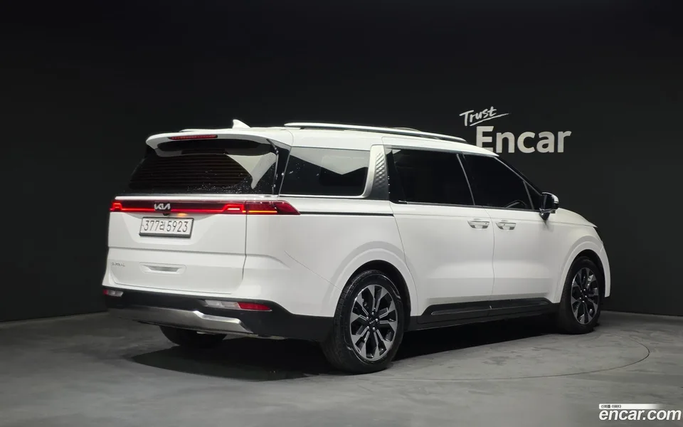 Kia Carnival 9 2023 — миниатюра 2
