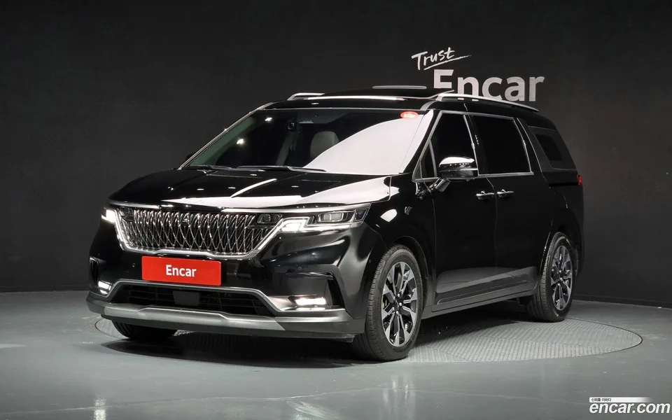 Kia Carnival 7 2023 — фото 1, купить с доставкой в Москву