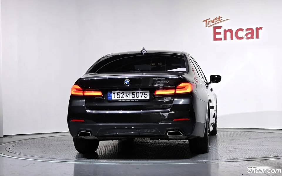 BMW 5 Series 520i M 2023 — миниатюра 4