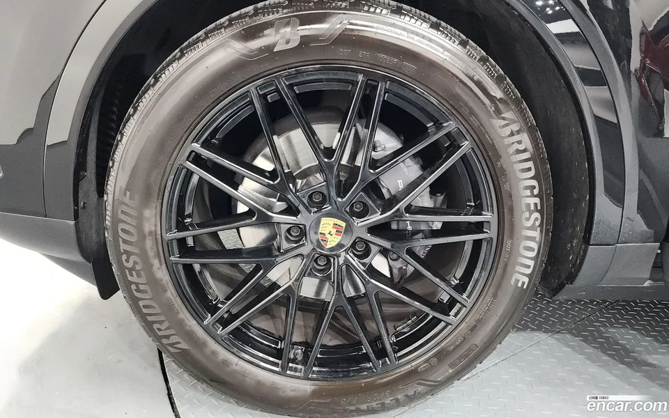 Porsche Cayenne 3.0 2024 — миниатюра 5