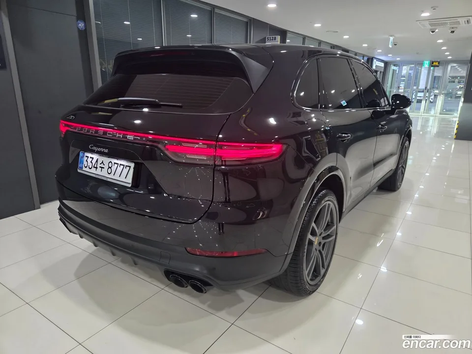 Porsche Cayenne 3.0 2022 — миниатюра 2