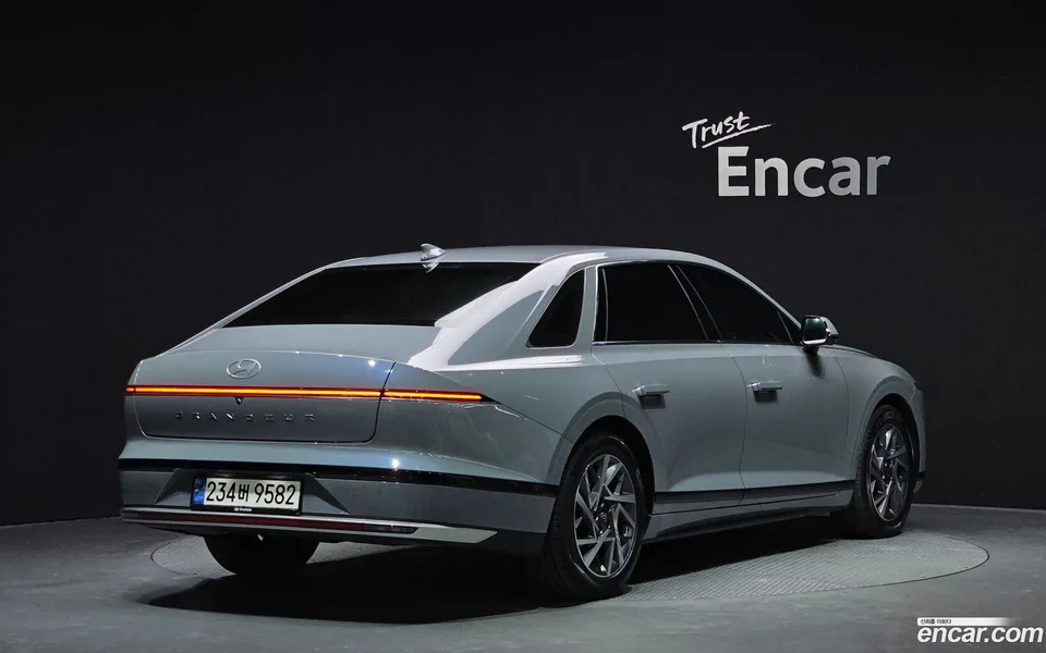 Hyundai Grandeur Hybrid 2023 — миниатюра 2