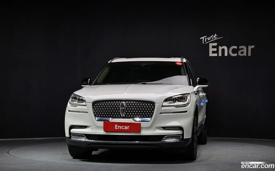 Lincoln Aviator 3.0 AWD 2023 — миниатюра 3