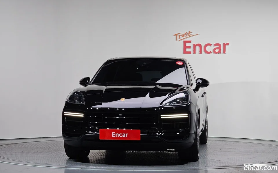 Porsche Cayenne 4.0 2023 — миниатюра 3