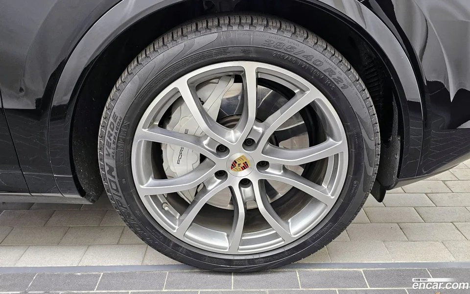 Porsche Cayenne 4.0 2023 — миниатюра 5