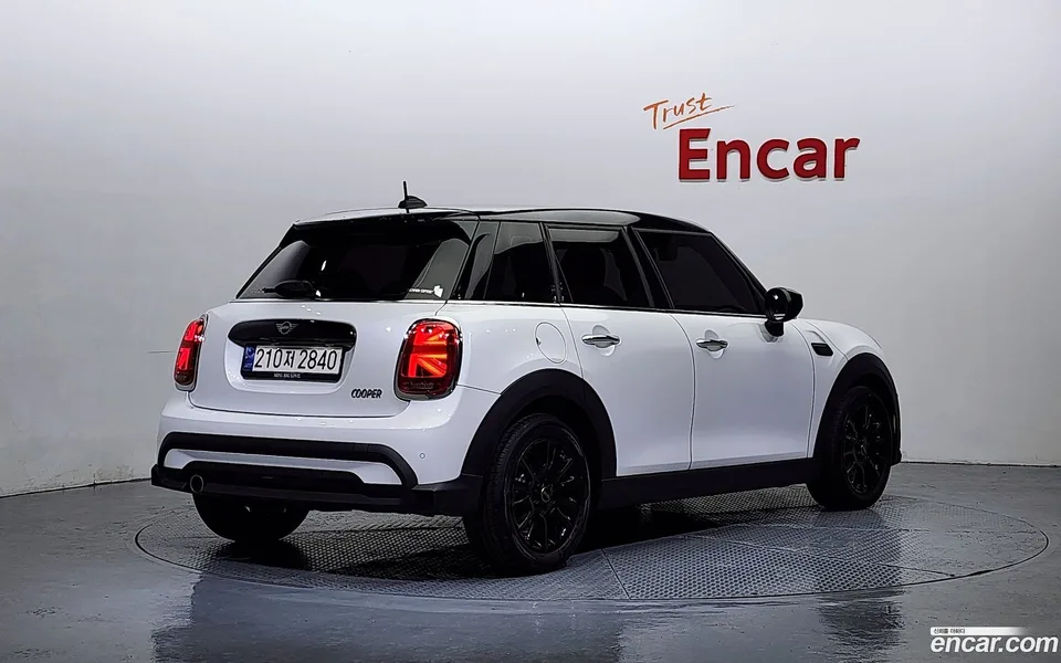 MINI Cooper 5 2024 — миниатюра 2