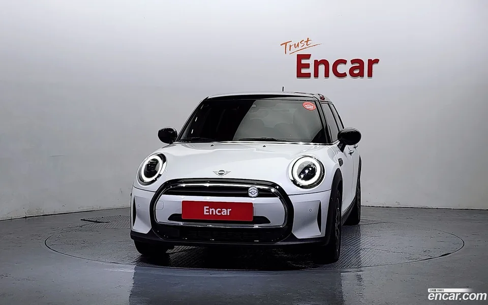MINI Cooper 5 2024 — миниатюра 3