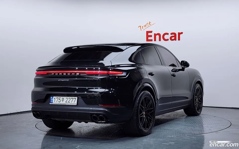 Porsche Cayenne 3.0 2024 — миниатюра 2