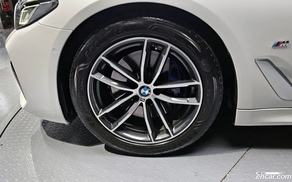 BMW 5 Series 520i M 2022 — миниатюра 5