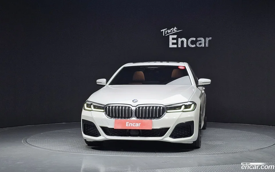 BMW 5 Series 520i M 2022 — миниатюра 3
