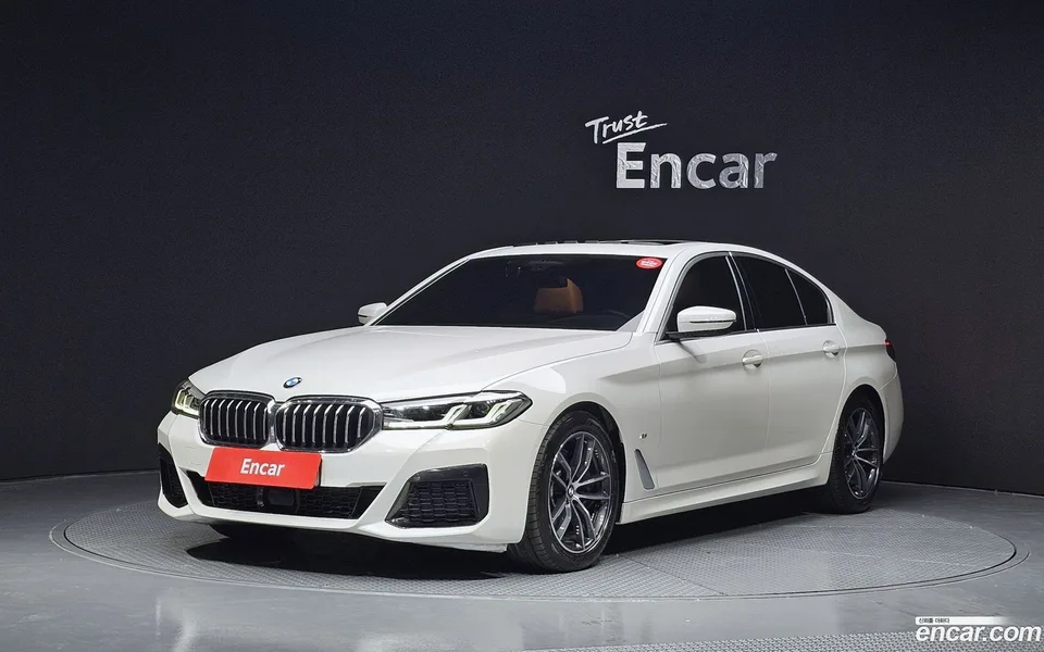BMW 5 Series 520i M 2022 — фото 1, купить с доставкой в Москву