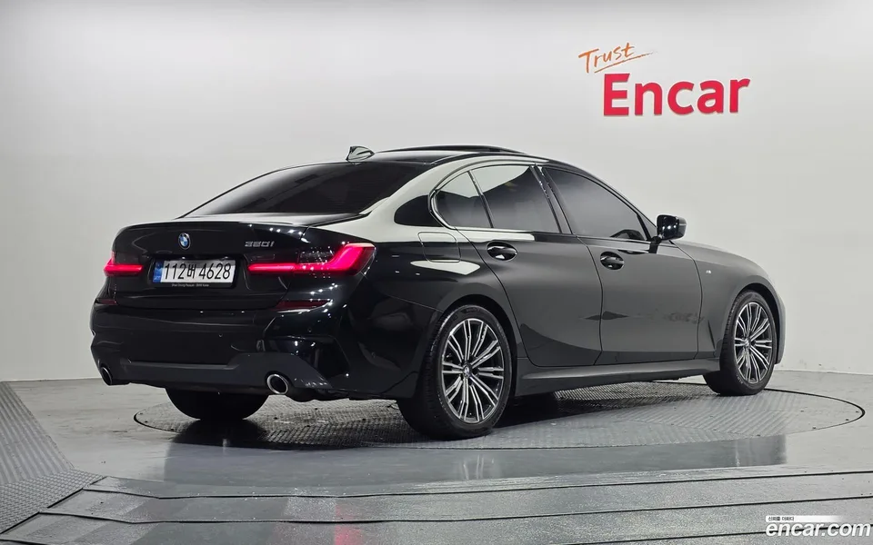 BMW 3 Series 320i M 2022 — миниатюра 2
