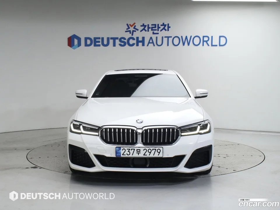 BMW 5 Series 530i M 2022 — миниатюра 3