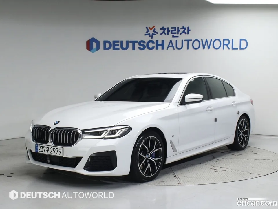 BMW 5 Series 530i M 2022 — фото 1, купить с доставкой в Москву