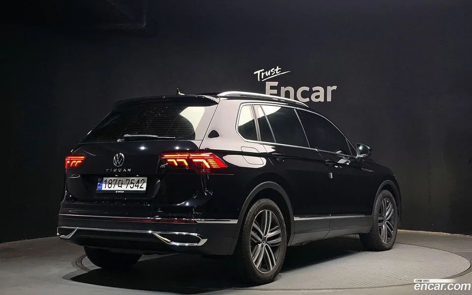 Volkswagen Tiguan 2.0 TDI 2023 — миниатюра 2
