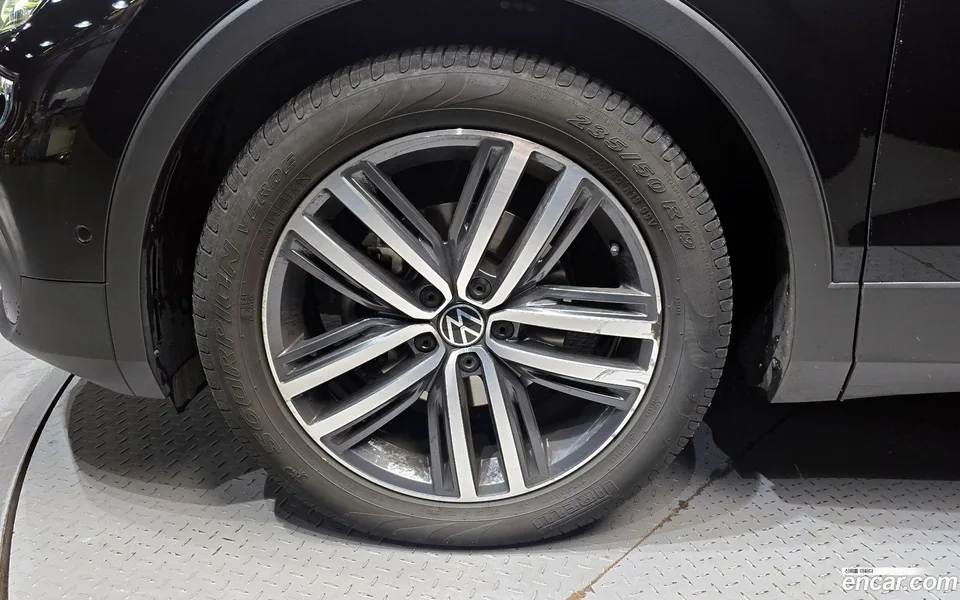Volkswagen Tiguan 2.0 TDI 2023 — миниатюра 5