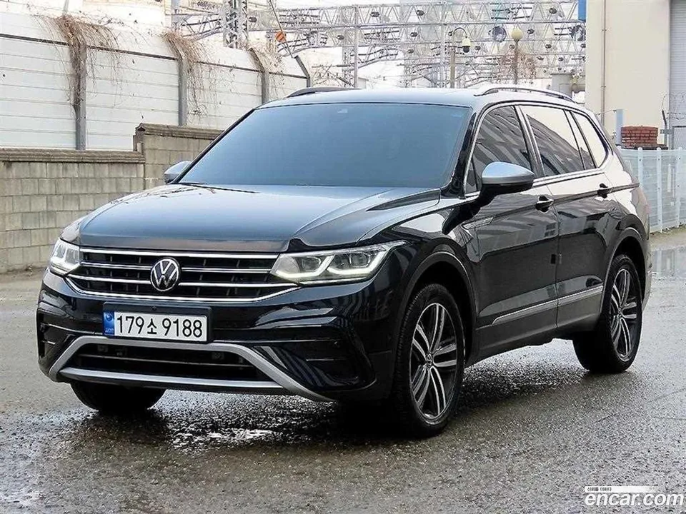 Volkswagen Tiguan Allspace 2.0 TSI 2023 — миниатюра 2