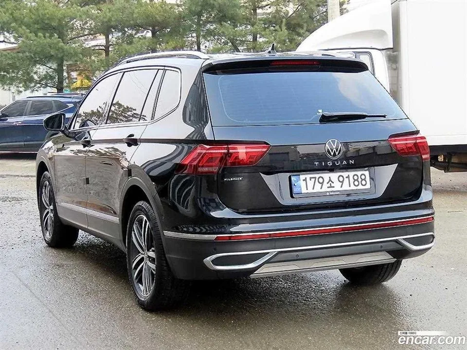 Volkswagen Tiguan Allspace 2.0 TSI 2023 — миниатюра 4