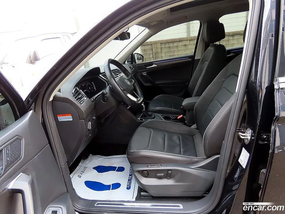Volkswagen Tiguan Allspace 2.0 TSI 2023 — миниатюра 5