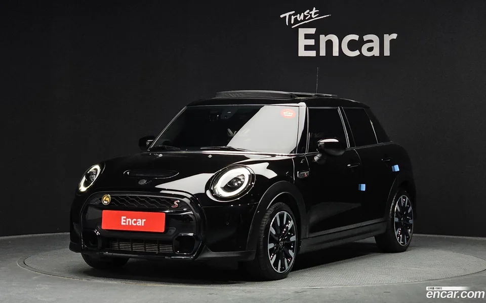 MINI Cooper S 5 2022 — фото 1, купить с доставкой в Москву
