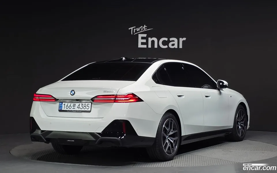 BMW 5 Series 520i M 2025 — миниатюра 2