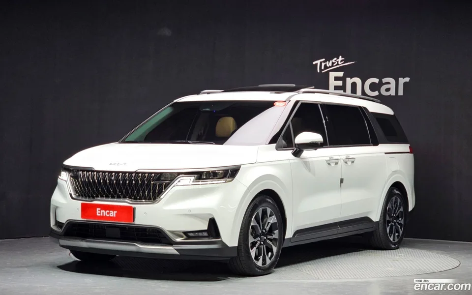 Kia Carnival 9 2022 — фото 1, купить с доставкой в Москву
