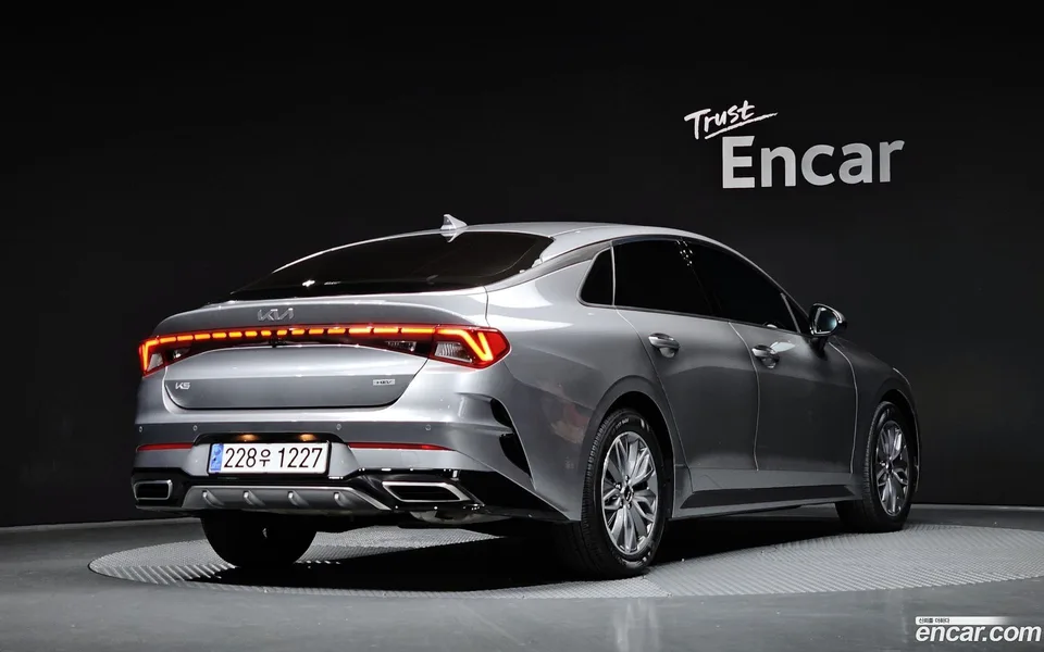 Kia K5 Hybrid 2023 — миниатюра 2