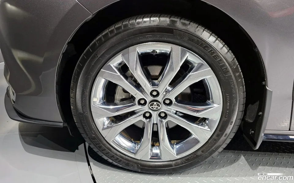Toyota Sienna 2.5 2WD 2023 — миниатюра 5