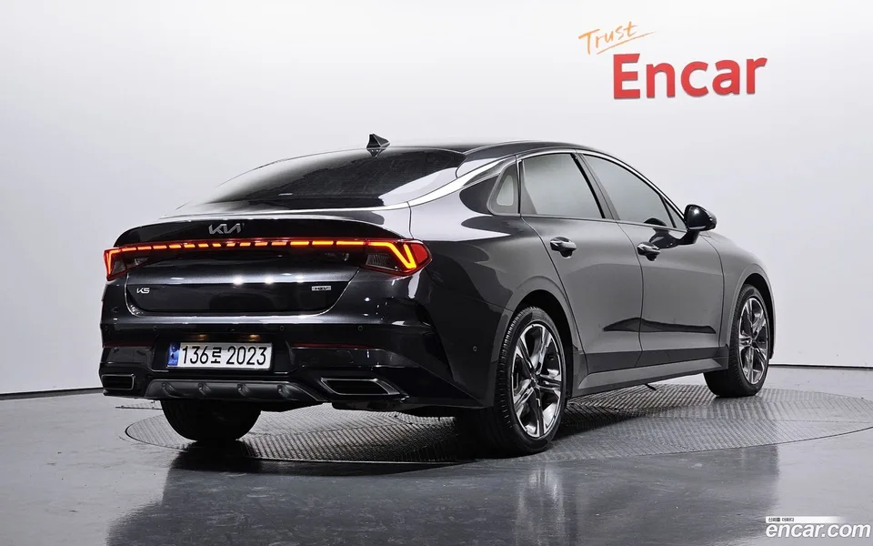 Kia K5 Hybrid 2023 — миниатюра 2