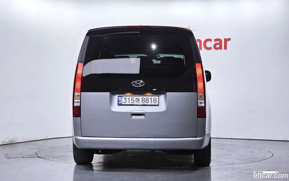 Hyundai Staria 9 2023 — миниатюра 4