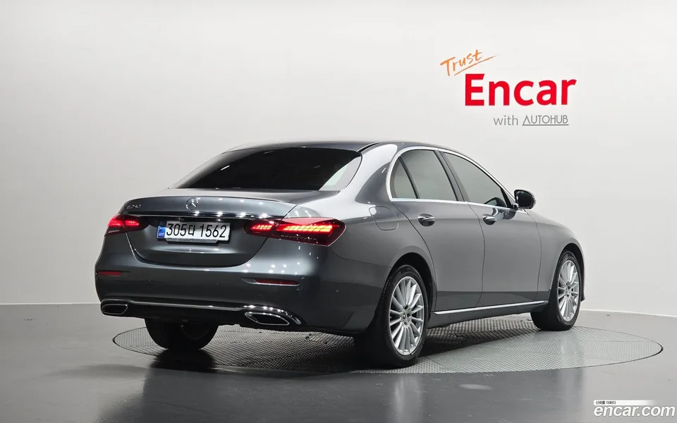 Mercedes-Benz E-Class E250 2022 — миниатюра 2