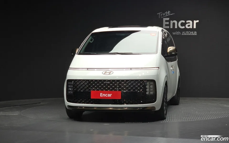 Hyundai Staria 4WD 9 2025 — миниатюра 3