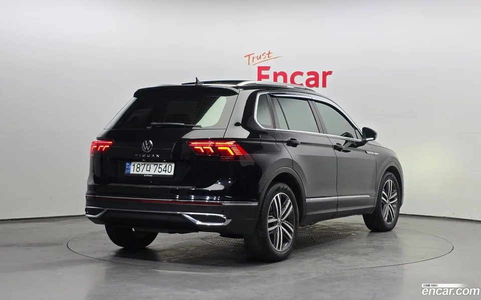 Volkswagen Tiguan 2.0 TDI 2023 — миниатюра 2