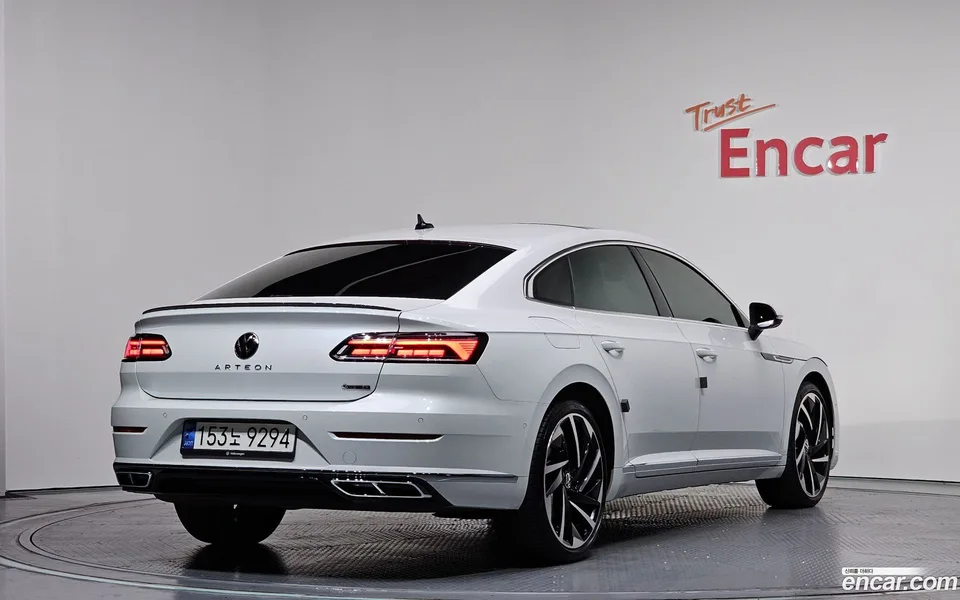 Volkswagen Arteon 2.0 TDI R-LINE 4 2022 — миниатюра 2