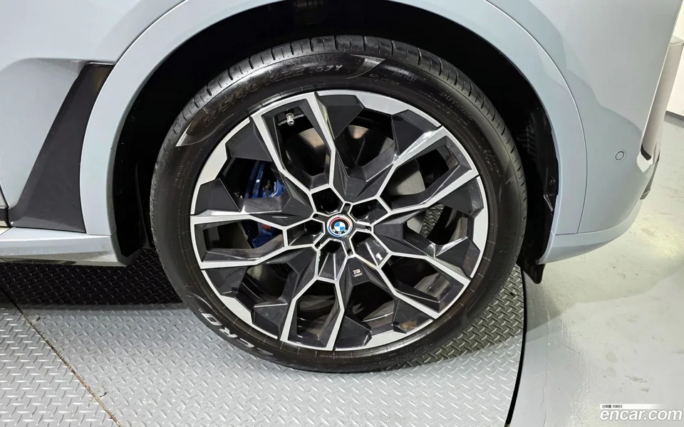 BMW X7 xDrive 40i M 6 2024 — миниатюра 5