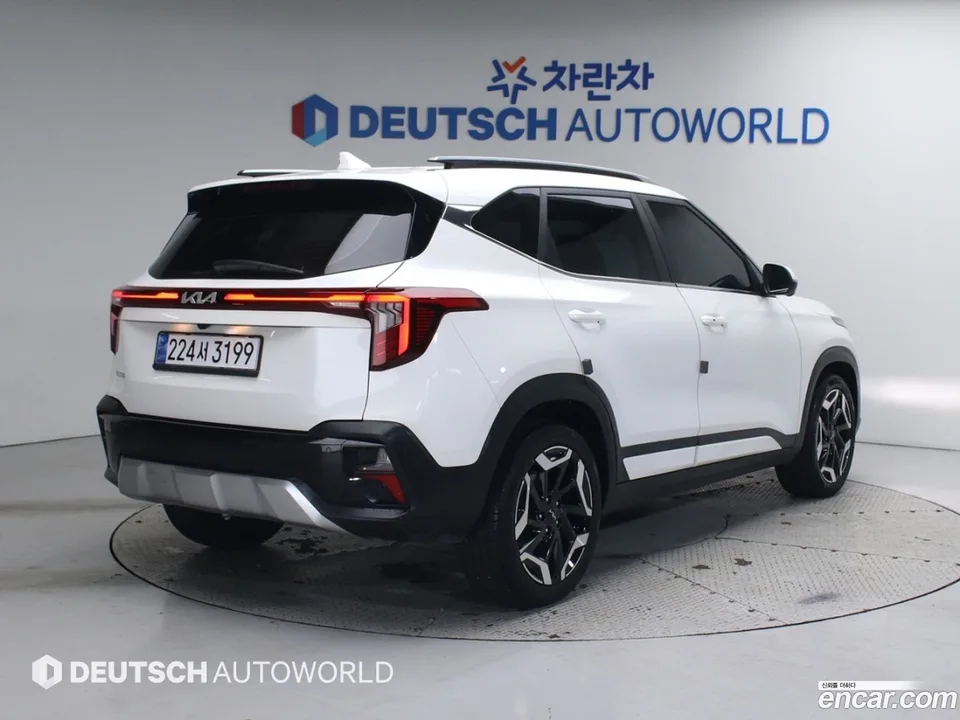 Kia Seltos 2.0 2WD 2023 — миниатюра 2