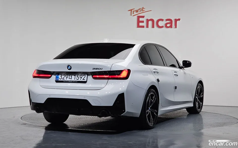 BMW 3 Series 320i M 2025 — миниатюра 2