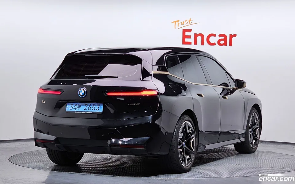 BMW iX xDrive40 2022 — миниатюра 2