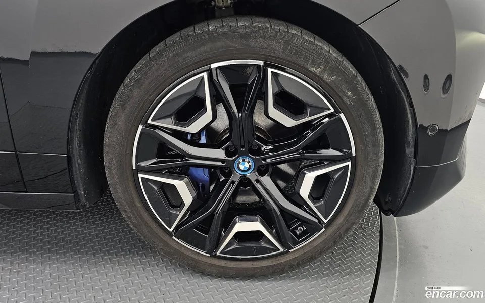 BMW iX xDrive40 2022 — миниатюра 5