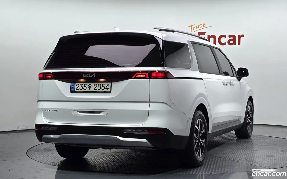 Kia Carnival 9 2023 — миниатюра 2
