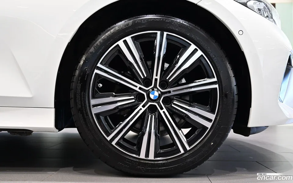 BMW 3 Series 320i 2025 — миниатюра 5