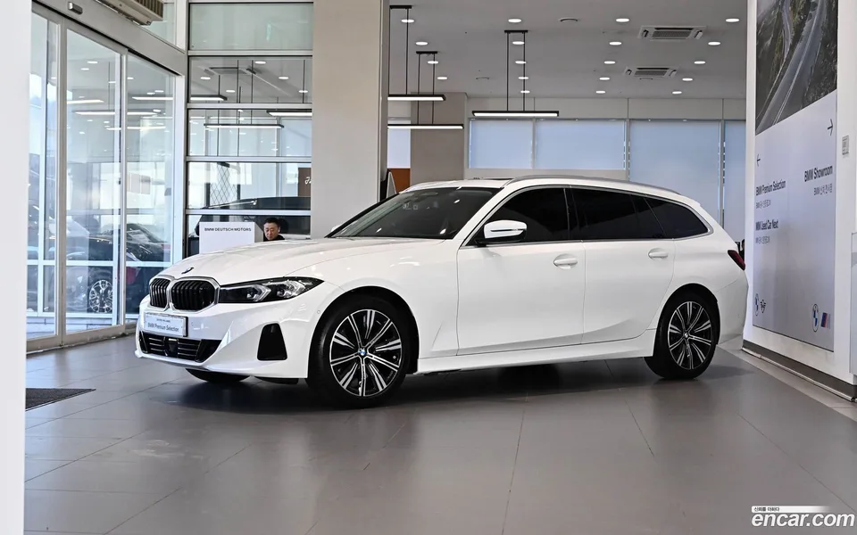 BMW 3 Series 320i 2025 — фото 1, купить с доставкой в Москву