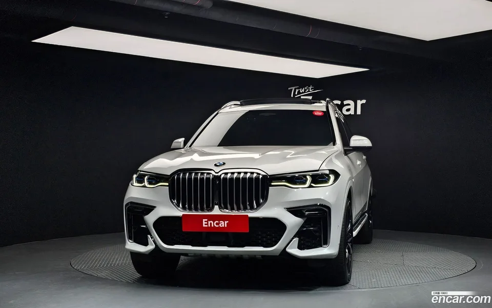 BMW X7 xDrive 40i M 6 2022 — миниатюра 3