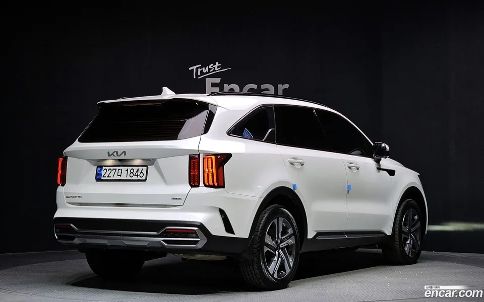 Kia Sorento HEV 1.6 2WD 2023 — миниатюра 2