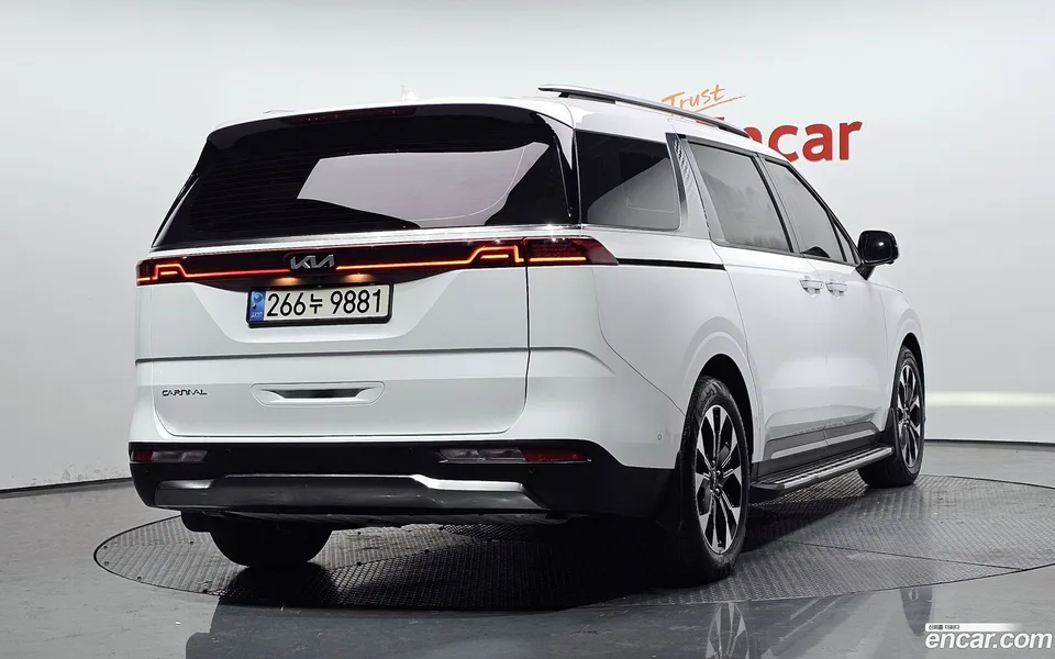Kia Carnival 7 2023 — миниатюра 2