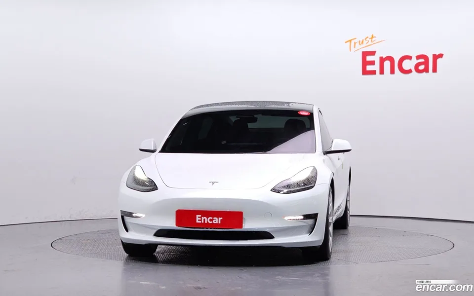 Tesla Model 3 AWD 2022 — миниатюра 3