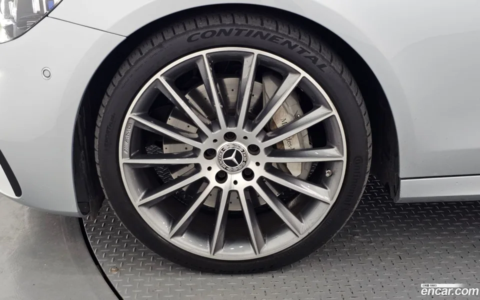 Mercedes-Benz E-Class E350 4MATIC AMG Line 2022 — миниатюра 5